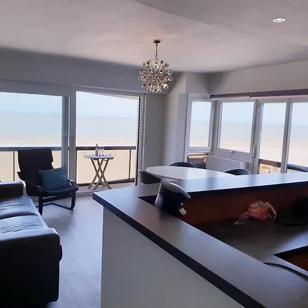 Seastay - Vernieuwde Badkamer En Interieur Living * Knokke-Heist